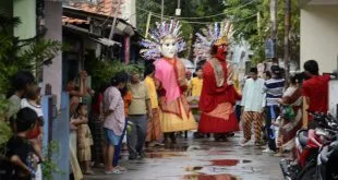 Ondel-Ondel di Persimpangan Jakarta